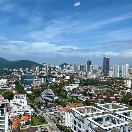 Tropicana 218 Macalister Sea & City View By Staycation Homestay Джорджтаун Екстер'єр фото