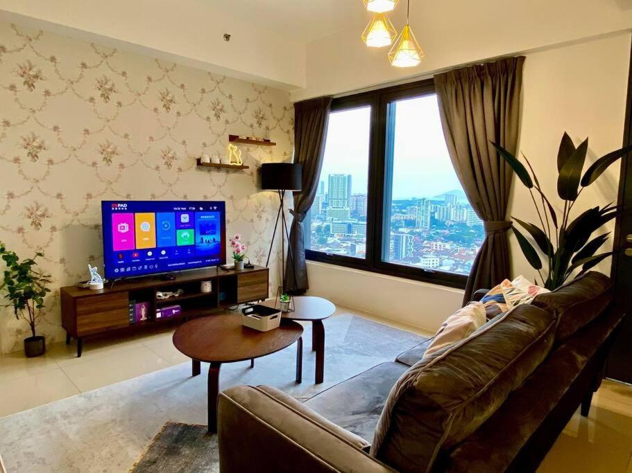 Tropicana 218 Macalister Sea & City View By Staycation Homestay Джорджтаун Екстер'єр фото