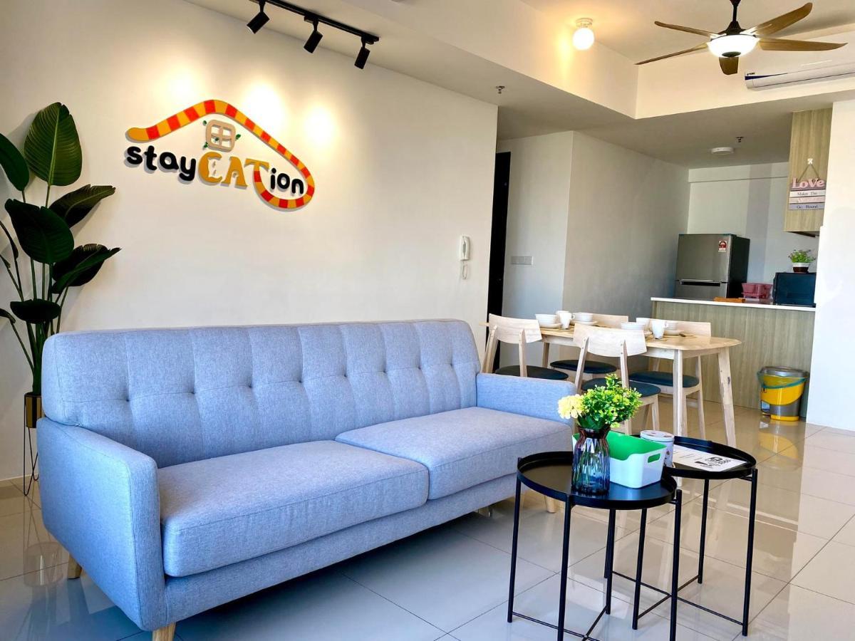 Tropicana 218 Macalister Sea & City View By Staycation Homestay Джорджтаун Екстер'єр фото
