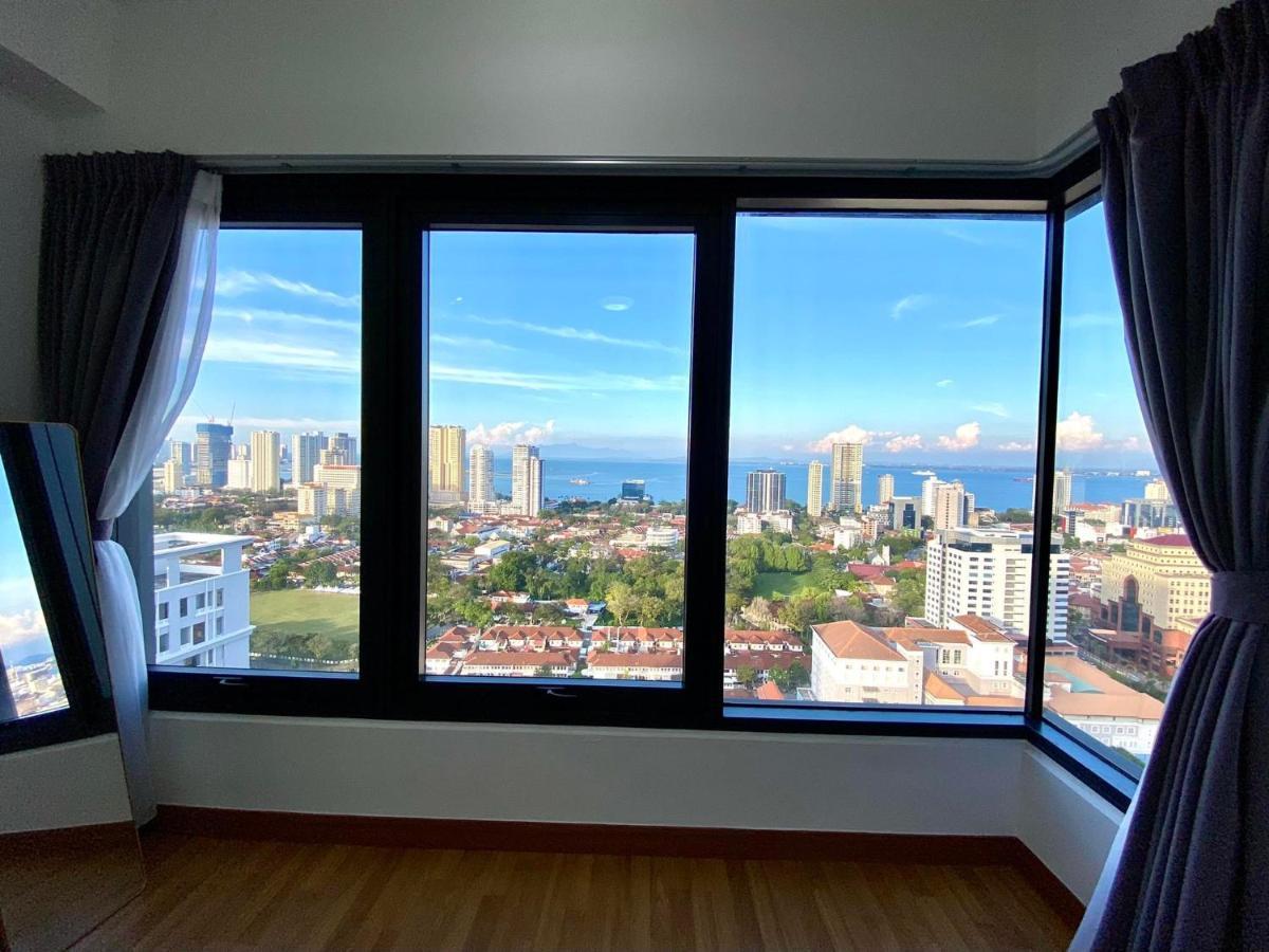 Tropicana 218 Macalister Sea & City View By Staycation Homestay Джорджтаун Екстер'єр фото