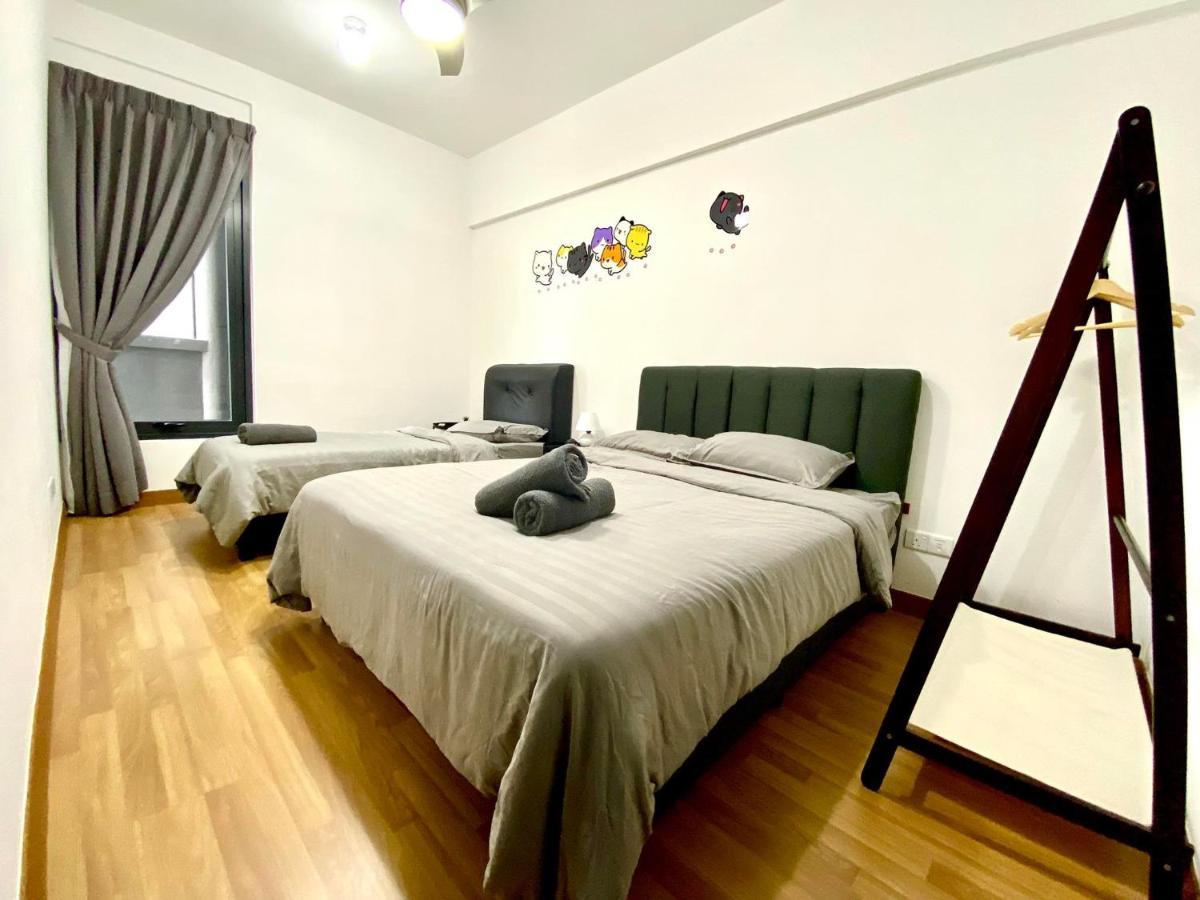 Tropicana 218 Macalister Sea & City View By Staycation Homestay Джорджтаун Екстер'єр фото