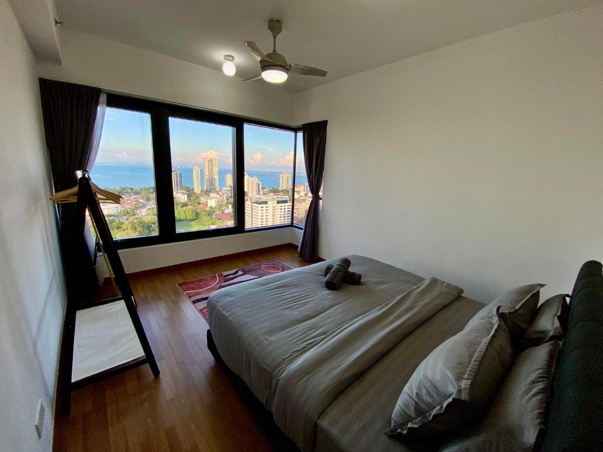 Tropicana 218 Macalister Sea & City View By Staycation Homestay Джорджтаун Екстер'єр фото