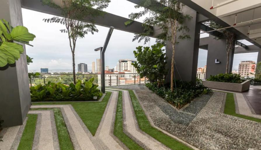 Tropicana 218 Macalister Sea & City View By Staycation Homestay Джорджтаун Екстер'єр фото