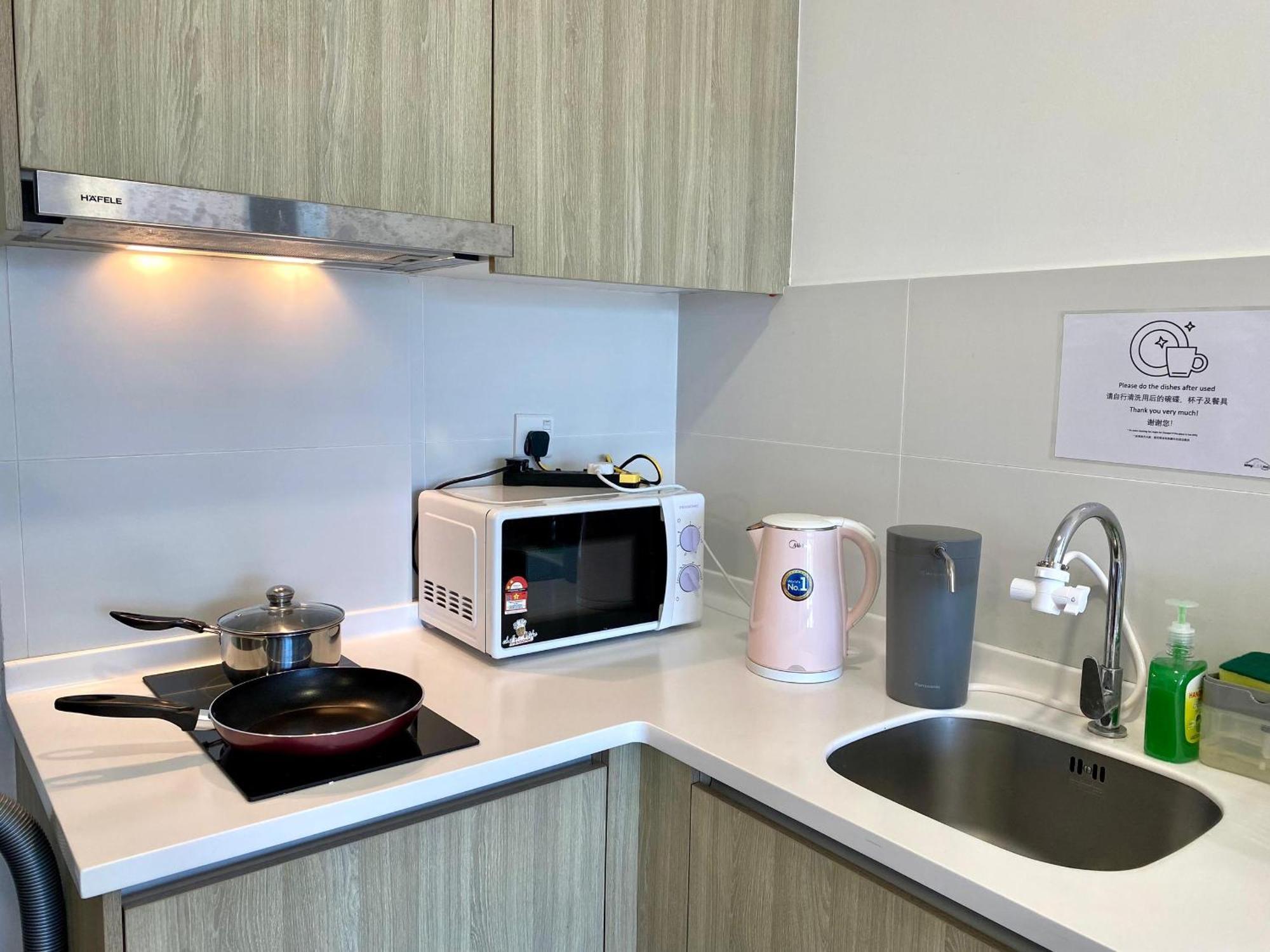 Tropicana 218 Macalister Sea & City View By Staycation Homestay Джорджтаун Екстер'єр фото