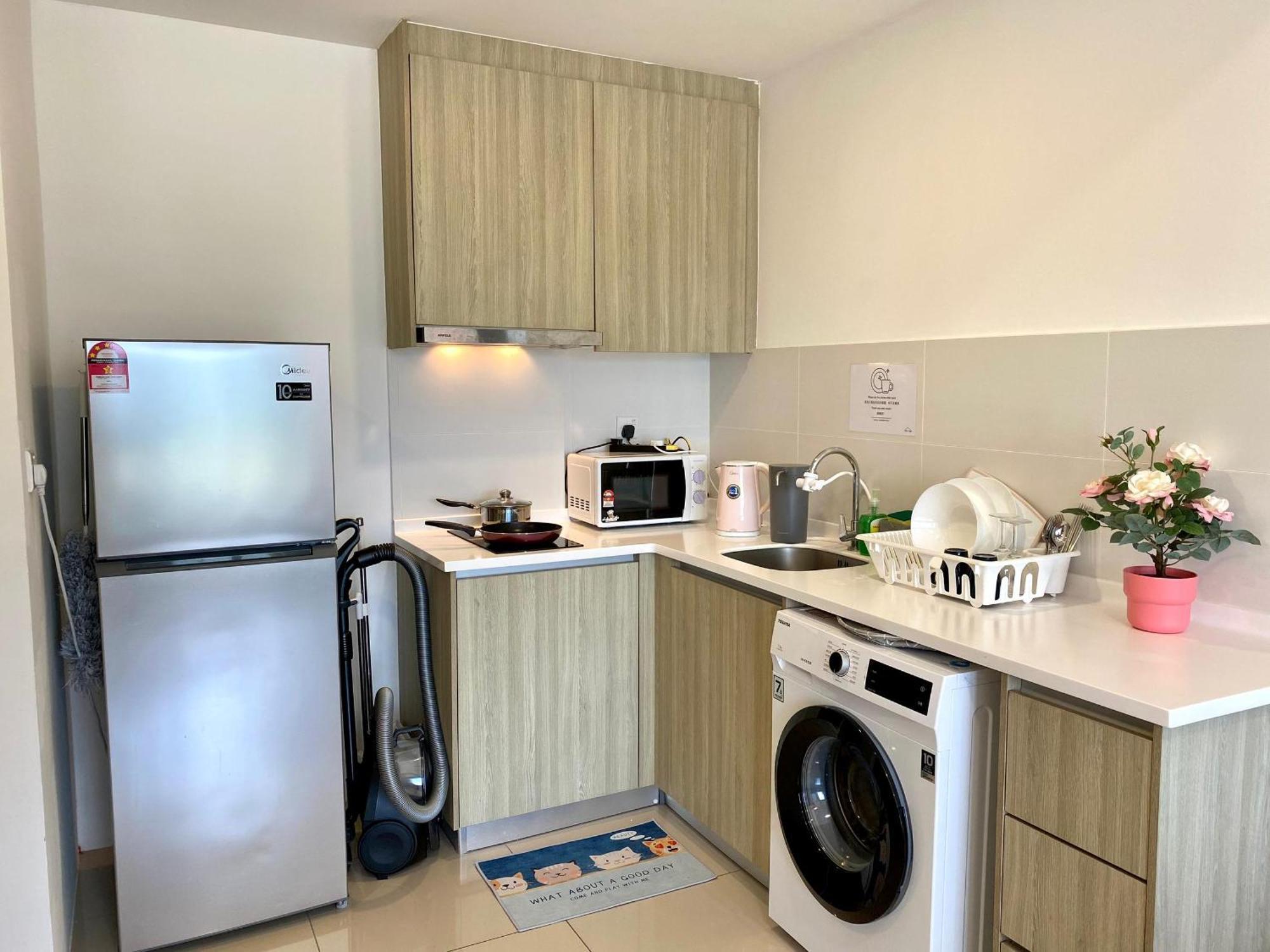 Tropicana 218 Macalister Sea & City View By Staycation Homestay Джорджтаун Екстер'єр фото
